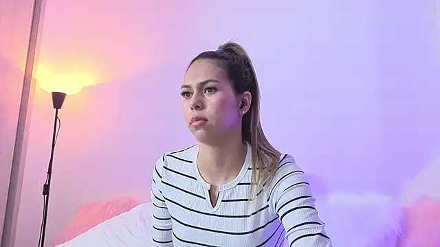 Cristel Boom online show from December 2025 01:06:01 PM