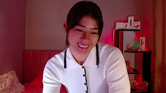 Snapshot of LoaLuxury chatting on March 2025 01:05:02 AM LoaLuxury online show from March 2025 01:05:02 AM