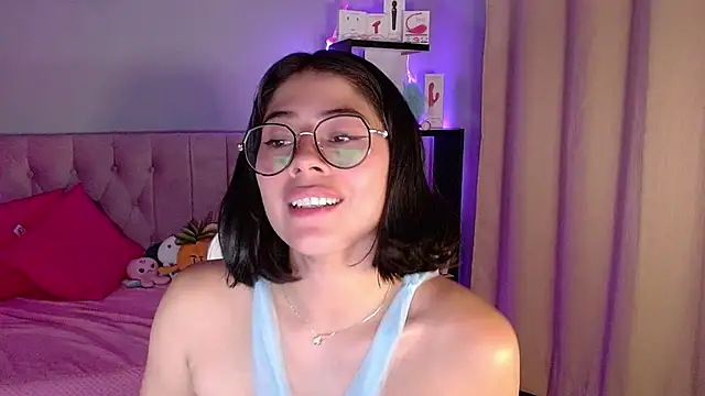 Snapshot of LoaLuxury chatting on March 2025 12:47:01 AM LoaLuxury online show from March 2025 12:47:01 AM