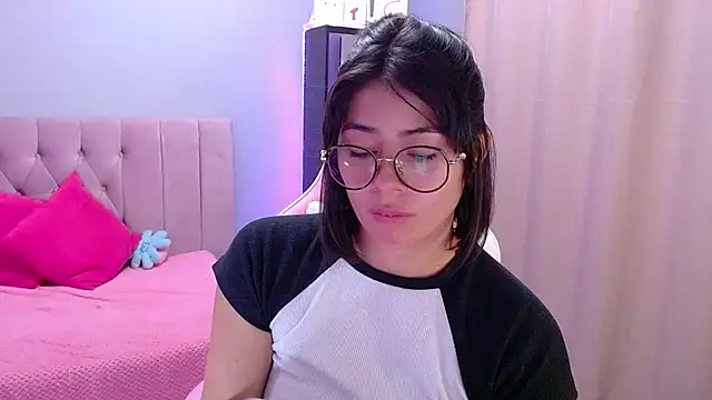 Snapshot of LoaLuxury chatting on March 2025 12:51:01 AM LoaLuxury online show from March 2025 12:51:01 AM