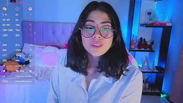 Snapshot of LoaLuxury chatting on September 2025 05:46:01 PM LoaLuxury online show from September 2025 05:46:01 PM