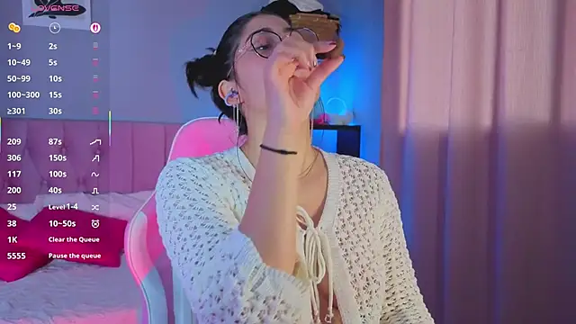 Snapshot of LoaLuxury chatting on October 2025 05:54:02 PM LoaLuxury online show from October 2025 05:54:02 PM