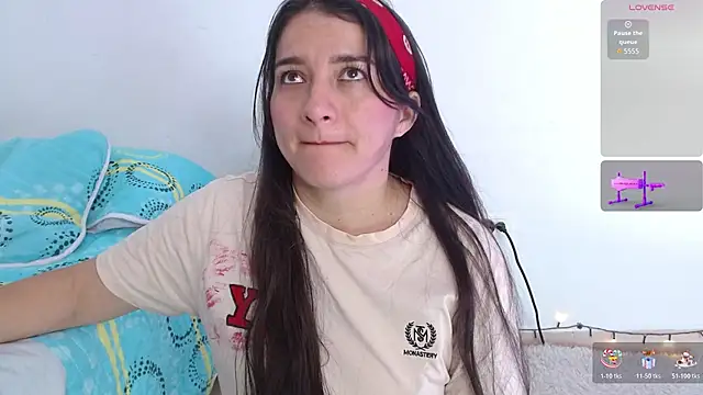 Emelyross  online show from April 2026 01:12:01 PM