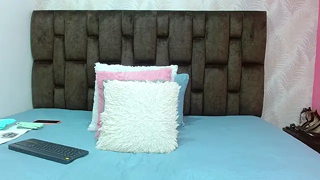 Snapshot of JuanitaDelMar chatting on February 2025 03:18:02 AM JuanitaDelMar online show from February 2025 03:18:02 AM