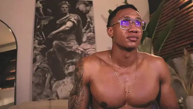 Snapshot of Logan_Varela chatting on February 2025 12:24:01 AM Logan Varela online show from February 2025 12:24:01 AM