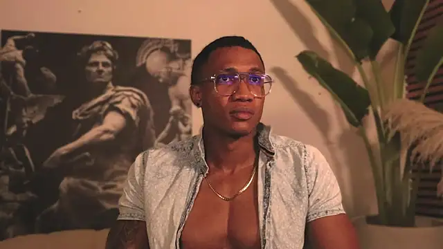 Snapshot of Logan_Varela chatting on February 2025 09:49:01 AM Logan Varela online show from February 2025 09:49:01 AM