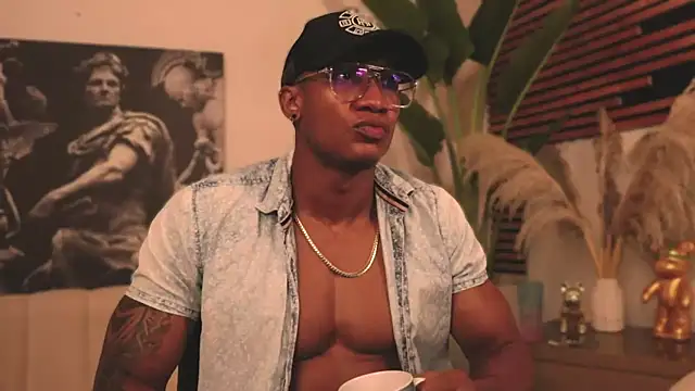 Snapshot of Logan_Varela chatting on February 2025 12:54:01 PM Logan Varela online show from February 2025 12:54:01 PM