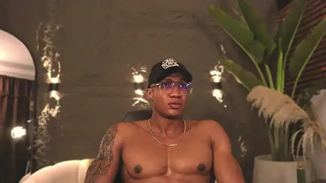 Snapshot of Logan_Varela chatting on February 2025 12:16:01 AM Logan Varela online show from February 2025 12:16:01 AM