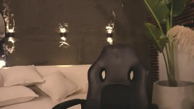 Snapshot of Logan_Varela chatting on February 2025 09:54:01 PM Logan Varela online show from February 2025 09:54:01 PM