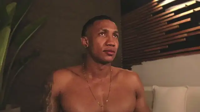 Snapshot of Logan_Varela chatting on February 2025 05:29:02 PM Logan Varela online show from February 2025 05:29:02 PM