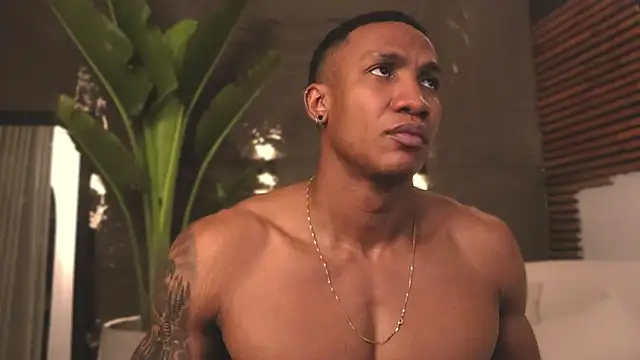 Snapshot of Logan_Varela chatting on February 2025 11:04:02 PM Logan Varela online show from February 2025 11:04:02 PM