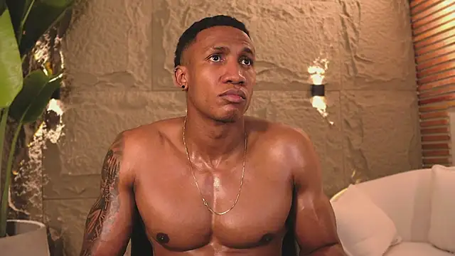 Snapshot of Logan_Varela chatting on March 2025 05:57:02 AM Logan Varela online show from March 2025 05:57:02 AM