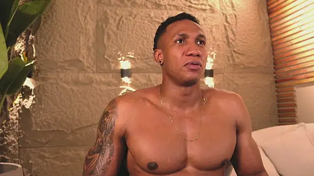 Snapshot of Logan_Varela chatting on March 2025 06:24:01 AM Logan Varela online show from March 2025 06:24:01 AM