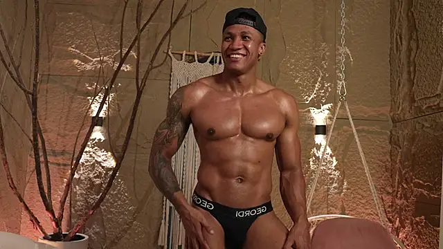 Snapshot of Logan_Varela chatting on September 2025 01:15:02 PM Logan Varela online show from September 2025 01:15:02 PM