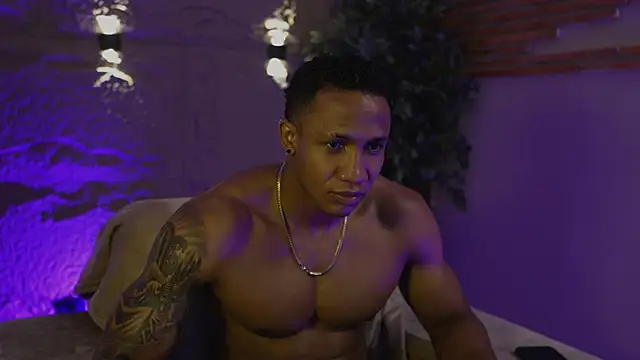 Snapshot of Logan_Varela chatting on October 2025 08:42:01 PM Logan Varela online show from October 2025 08:42:01 PM