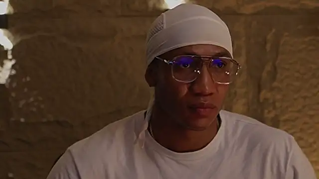 Snapshot of Logan_Varela chatting on November 2025 10:15:01 AM Logan Varela online show from November 2025 10:15:01 AM