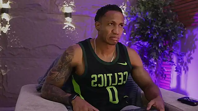 Snapshot of Logan_Varela chatting on December 2025 12:47:02 PM Logan Varela online show from December 2025 12:47:02 PM