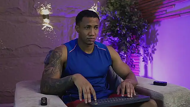 Snapshot of Logan_Varela chatting on December 2025 01:52:02 PM Logan Varela online show from December 2025 01:52:02 PM