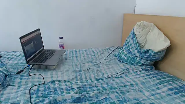 Snapshot of erikamavrik chatting on November 2025 07:30:01 AM erikamavrik online show from November 2025 07:30:01 AM