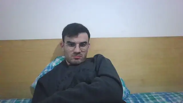 Snapshot of erikamavrik chatting on December 2025 10:27:02 PM erikamavrik online show from December 2025 10:27:02 PM