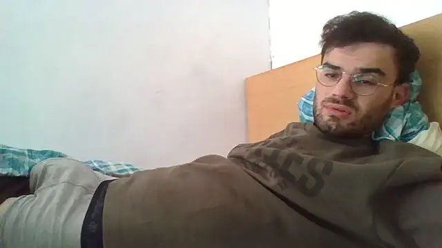 Snapshot of erikamavrik chatting on December 2025 08:42:02 AM erikamavrik online show from December 2025 08:42:02 AM