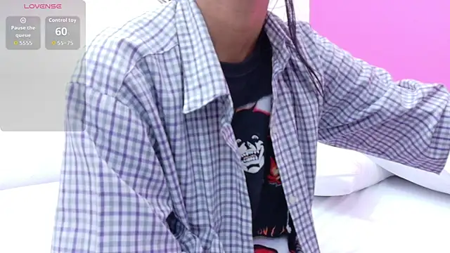 Snapshot of yourcuteneighbourr chatting on December 2025 03:02:02 AM yourcuteneighbourr online show from December 2025 03:02:02 AM