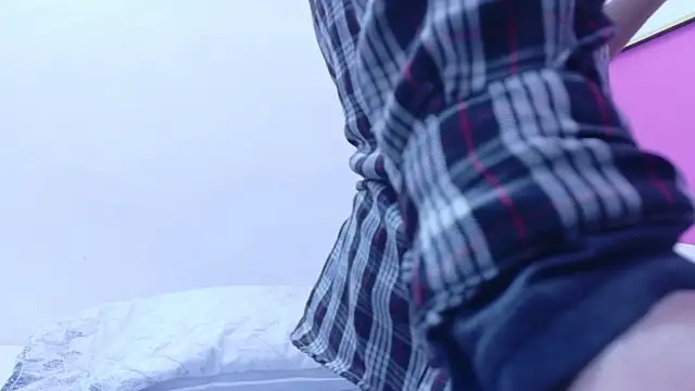 Snapshot of yourcuteneighbourr chatting on December 2025 03:15:01 AM yourcuteneighbourr online show from December 2025 03:15:01 AM