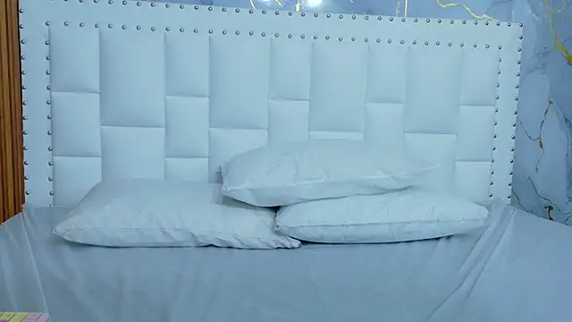 Snapshot of yourcuteneighbourr chatting on January 2026 03:12:02 AM yourcuteneighbourr online show from January 2026 03:12:02 AM