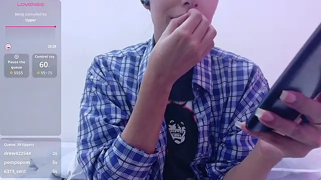 Snapshot of yourcuteneighbourr chatting on February 2026 02:39:02 AM yourcuteneighbourr online show from February 2026 02:39:02 AM