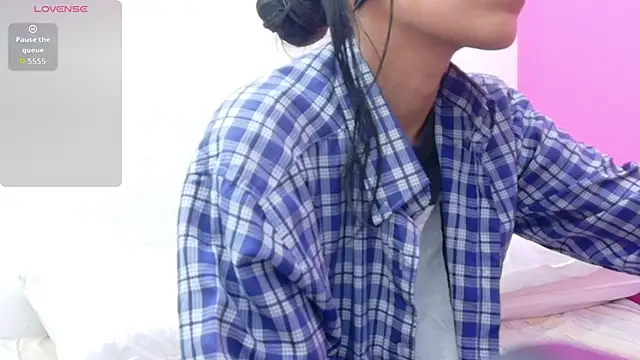 Snapshot of yourcuteneighbourr chatting on February 2026 02:54:01 AM yourcuteneighbourr online show from February 2026 02:54:01 AM