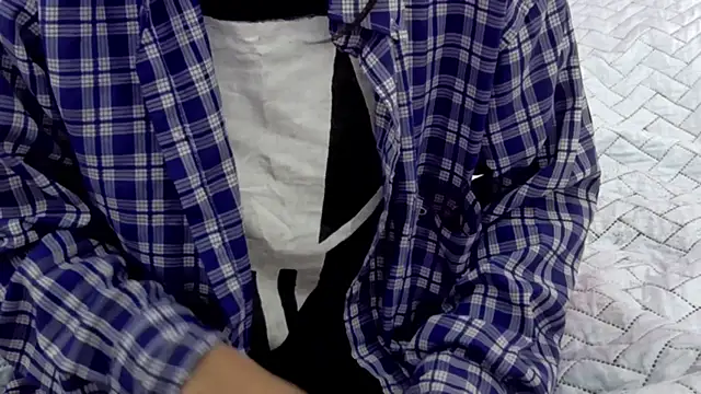 Snapshot of yourcuteneighbourr chatting on February 2026 02:54:01 AM yourcuteneighbourr online show from February 2026 02:54:01 AM