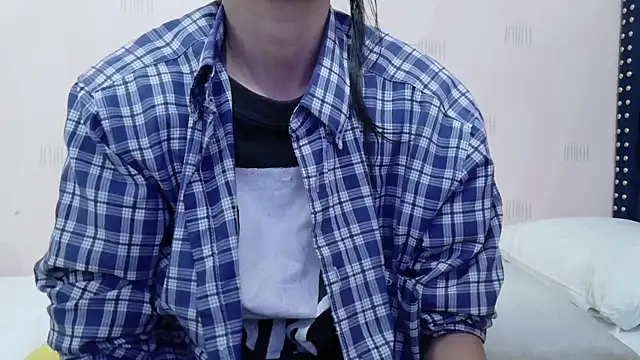 Snapshot of yourcuteneighbourr chatting on February 2026 02:56:02 AM yourcuteneighbourr online show from February 2026 02:56:02 AM