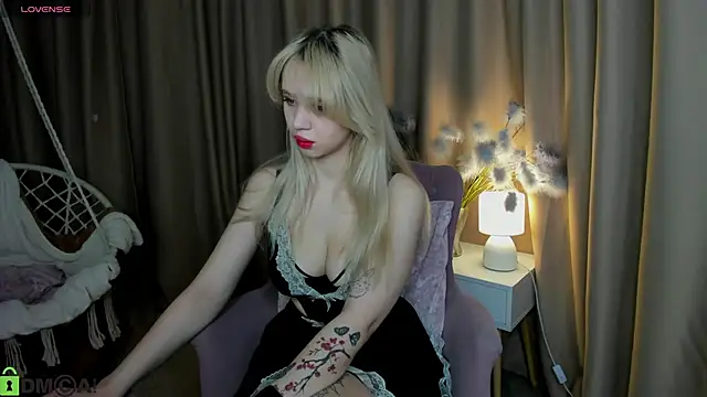 Valerie Woods online show from March 2026 01:11:02 AM