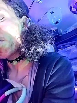 gurlnips online show from March 2026 03:02:01 AM