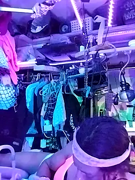 gurlnips online show from March 2026 11:48:02 AM