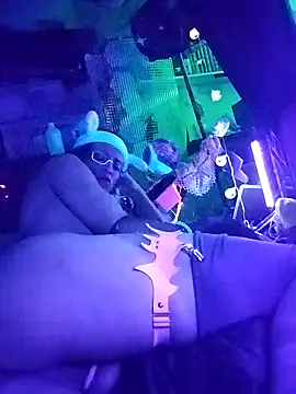 gurlnips online show from March 2026 01:36:01 PM