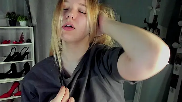 Rebecca Kelly online show from December 2025 02:40:02 AM