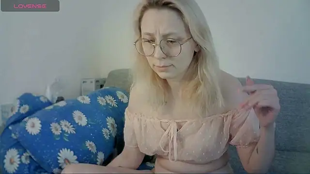 NaozuQAce online show from April 2026 12:55:01 PM
