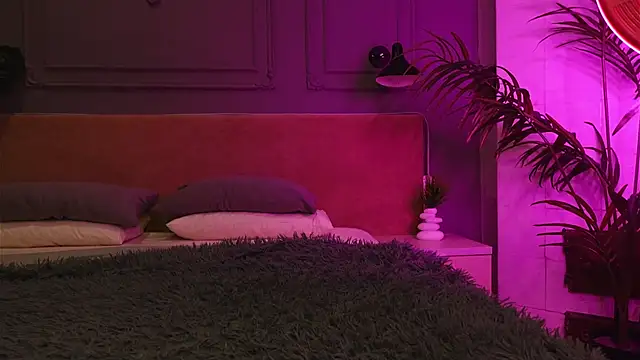 Liv Fay online show from November 2025 01:56:02 PM