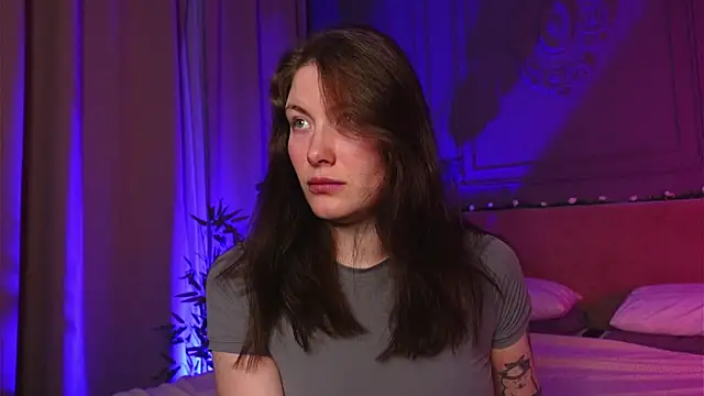 Snapshot of Liv_Fay chatting on December 2025 02:35:01 PM Liv Fay online show from December 2025 02:35:01 PM