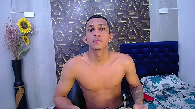 Snapshot of dominic_smith_ chatting on March 2026 03:18:02 AM dominic smith online show from March 2026 03:18:02 AM