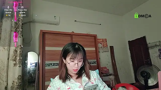 Lili 666 online show from October 2025 05:08:02 PM