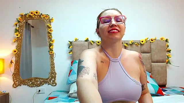 Snapshot of IsisDuzan chatting on December 2024 08:55:01 PM IsisDuzan online show from December 2024 08:55:01 PM