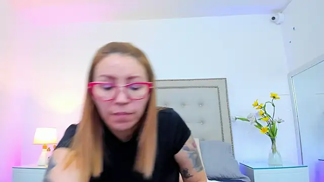 Snapshot of IsisDuzan chatting on March 2025 07:53:01 PM IsisDuzan online show from March 2025 07:53:01 PM