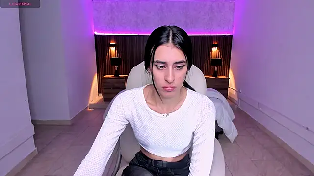 Snapshot of karlaa_james chatting on November 2025 11:03:01 AM karlaa james online show from November 2025 11:03:01 AM