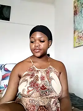 Snapshot of Sexymamibo chatting on November 2025 12:18:01 PM Sexymamibo online show from November 2025 12:18:01 PM