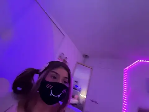 Onlypawzz online show from March 2026 07:36:01 AM