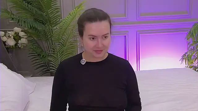 TrishaWinslet online show from November 2025 05:07:01 AM