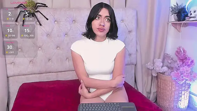 Snapshot of KasiaNoir_ chatting on October 2025 12:17:02 PM KasiaNoir online show from October 2025 12:17:02 PM