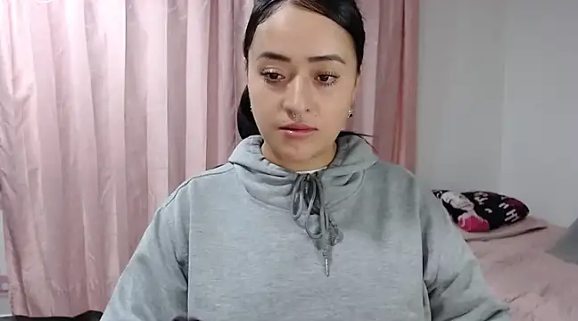 jjulietha95 online show from February 2025 03:47:02 AM